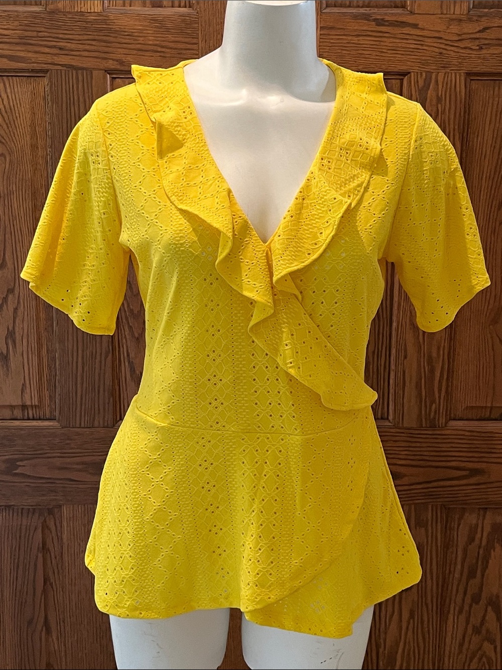 MICHAEL Michael Kors eyelet ruffle peplum blouse M